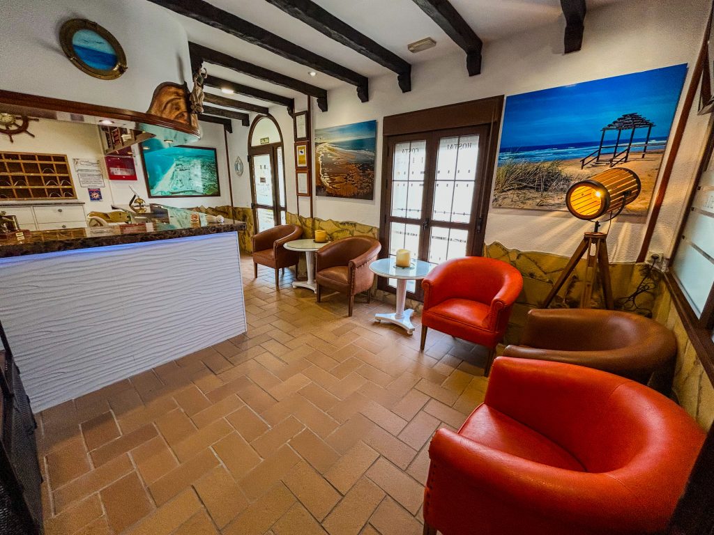 hostal-en-conil-centro